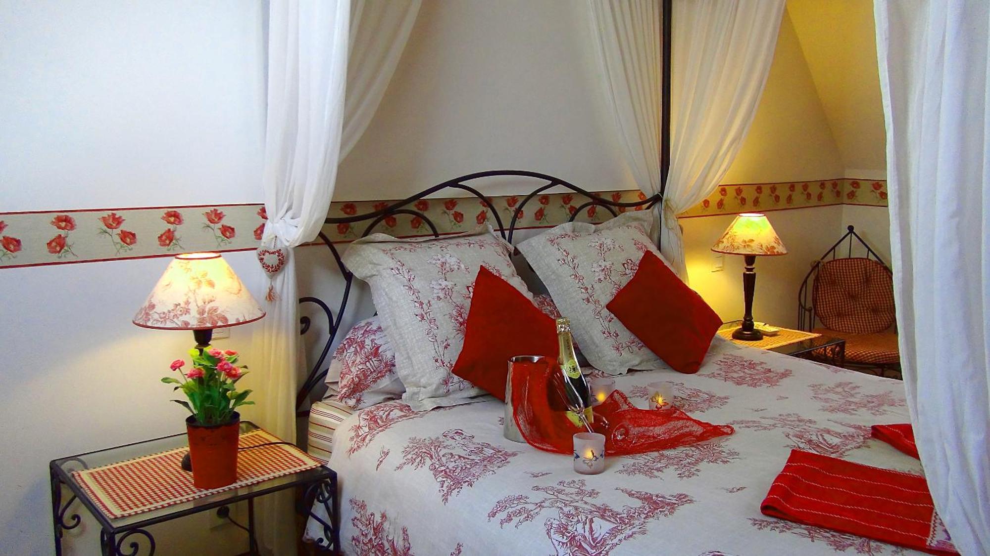 Le Clos Des Tilleuls D Day Home, Chambres D'Hotes, Suite Avec Sauna Privatif, Suite Avec Balneotherapie Privative, En Supplement Option Spa Bain A Remous La Vendelée Buitenkant foto
