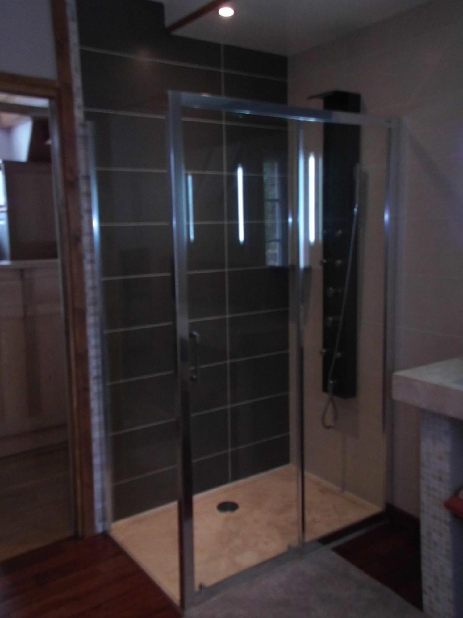 Le Clos Des Tilleuls D Day Home, Chambres D'Hotes, Suite Avec Sauna Privatif, Suite Avec Balneotherapie Privative, En Supplement Option Spa Bain A Remous La Vendelée Kamer foto