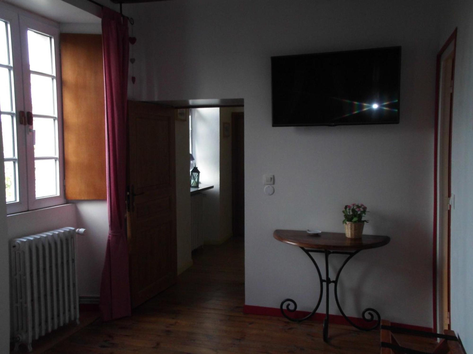 Le Clos Des Tilleuls D Day Home, Chambres D'Hotes, Suite Avec Sauna Privatif, Suite Avec Balneotherapie Privative, En Supplement Option Spa Bain A Remous La Vendelée Kamer foto