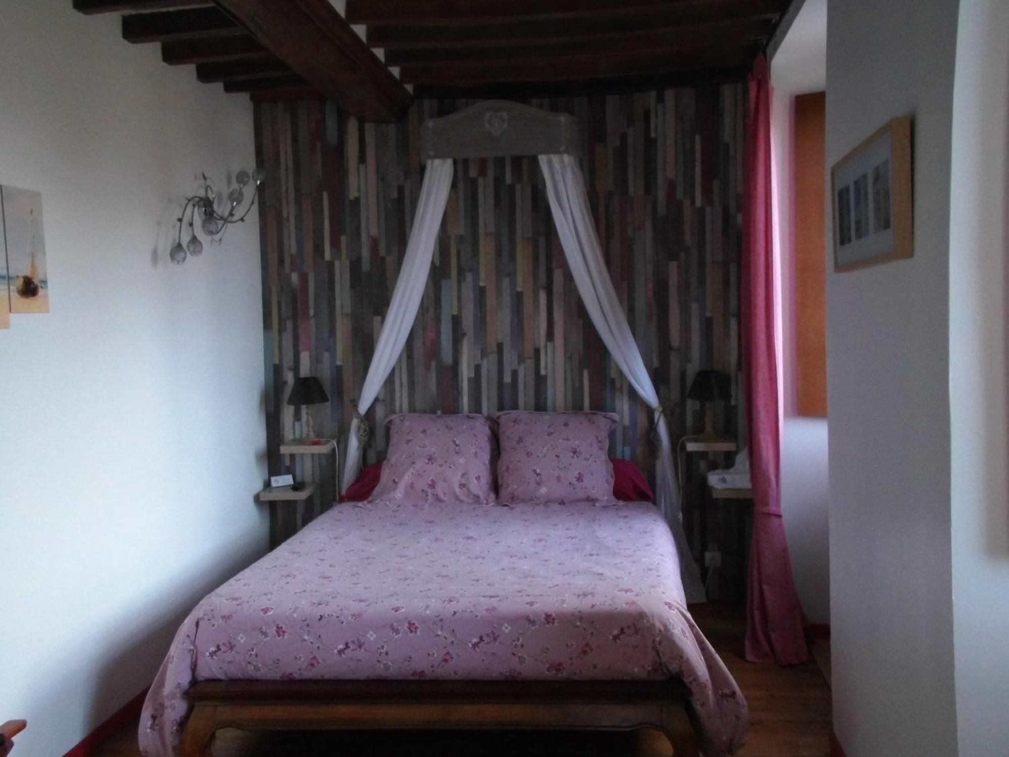 Le Clos Des Tilleuls D Day Home, Chambres D'Hotes, Suite Avec Sauna Privatif, Suite Avec Balneotherapie Privative, En Supplement Option Spa Bain A Remous La Vendelée Kamer foto